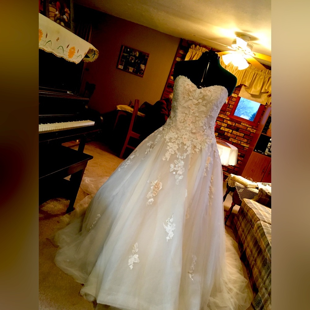 Wedding dress